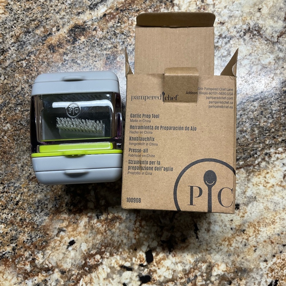Pampered Chef Garlic Chopper New In Package